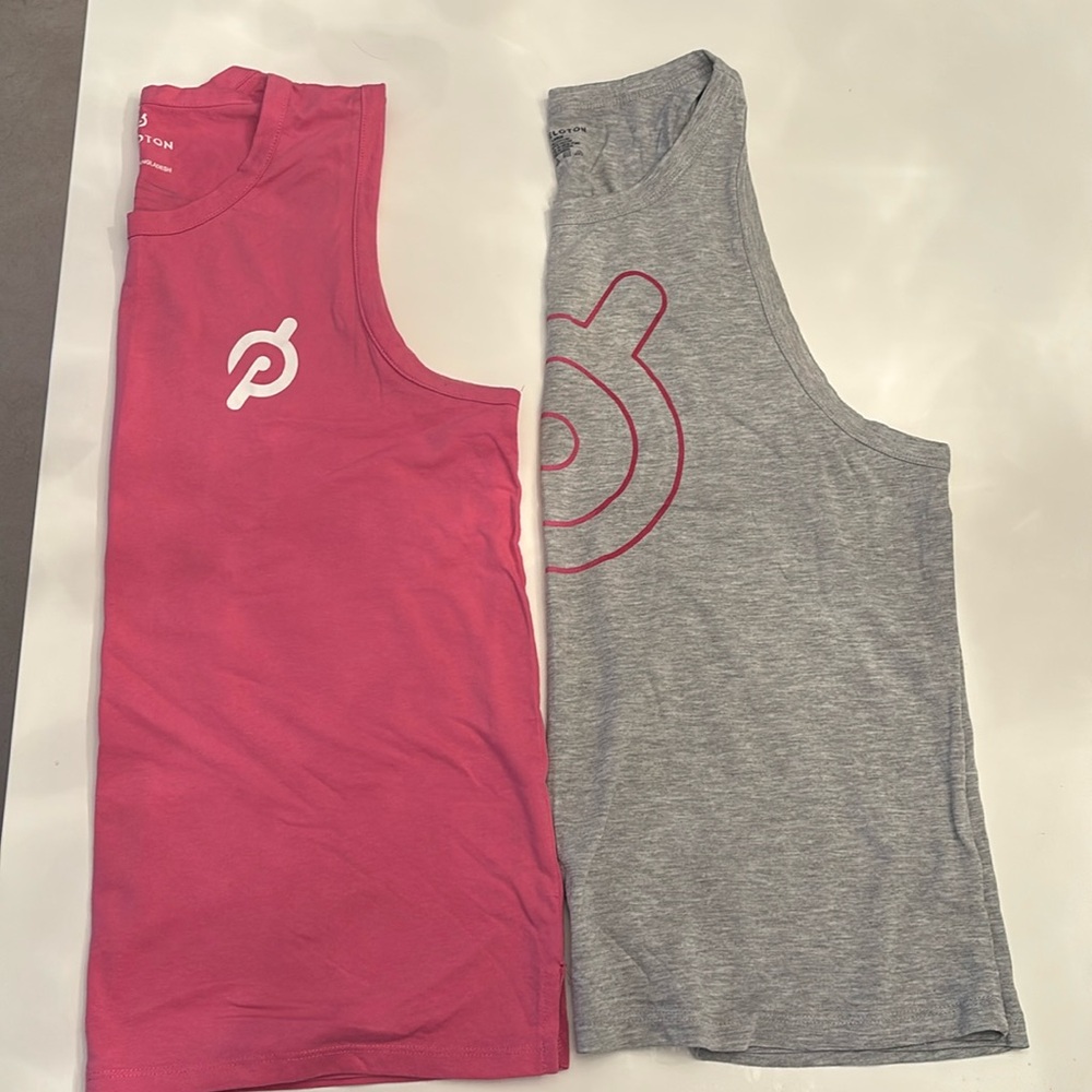 2 Peloton tanks